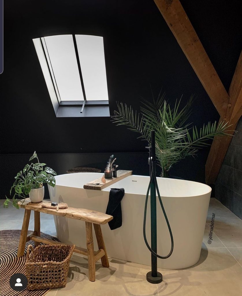 zwarte badkamer
